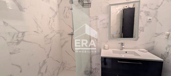 Apartamento de 2 dormitorios en Marseille, France No. 327423 9