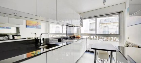 4 bedrooms Apartment in Paris, France No. 282449 5