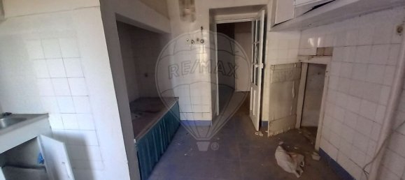 193m² Building in Lisbon, Portugal No. 102626 9