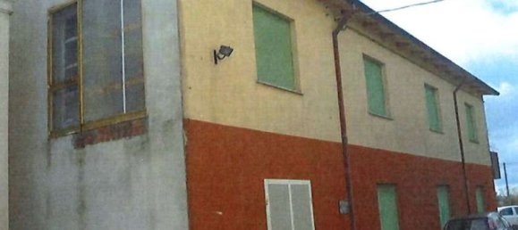 581m² Commercial property in Riva del Po, Italy No. 298778 5