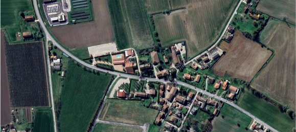 581m² Commercial property in Riva del Po, Italy No. 298778 12