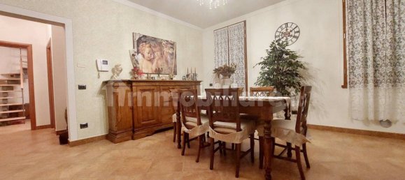 3 bedrooms Apartment in Guastalla, Italy No. 147072 5