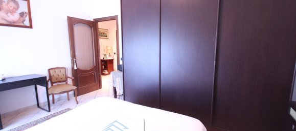 3-salle Appartement à Alba, Italy No. 308074 39