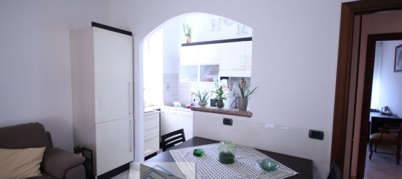 3-salle Appartement à Alba, Italy No. 308074 33