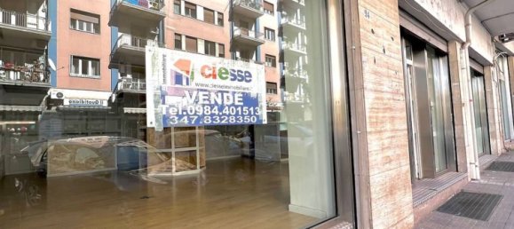 121m² Commercial property in Cosenza, Italy No. 36577 13