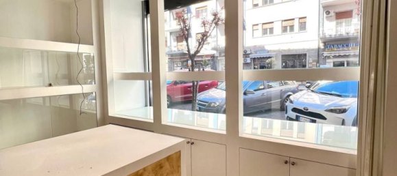 121m² Commercial property in Cosenza, Italy No. 36577 10