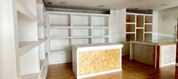 121m² Commercial property in Cosenza, Italy No. 36577 7