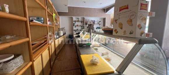 1غرفة عقار تجاري في Pesaro, Italy رقم 173452 10