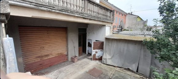 3 bedrooms House in Desana, Italy No. 379853 3