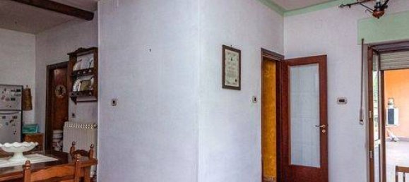 2 Schlafzimmer Villa in Pratella, Italy, Nr. 65718 8