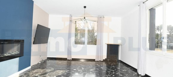 3 Schlafzimmer Haus in Trappes, France, Nr. 139647 3