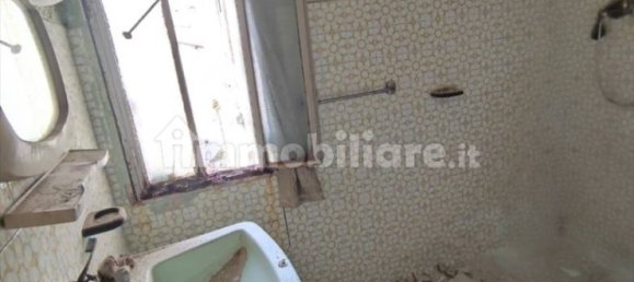 2 bedrooms House in Taurianova, Italy No. 300419 4