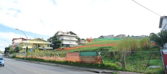 Земельный участок 3302м² в Монтесильвано, Италия № 73119 11