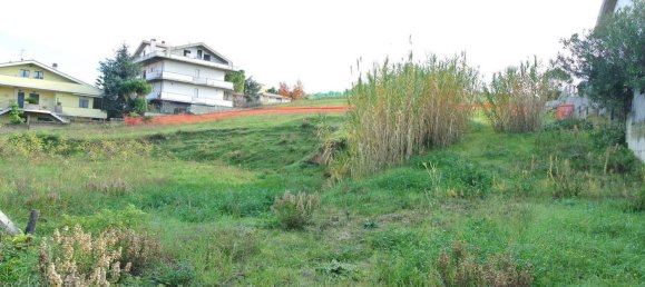 Земельный участок 3302м² в Монтесильвано, Италия № 73119 9