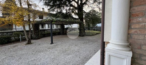 Villa de 3 habitaciónes en Vigonovo, Italy No. 8600 39