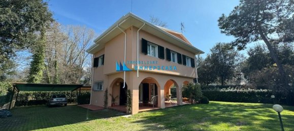 9 rooms House in Massa, Italy No. 137478 15