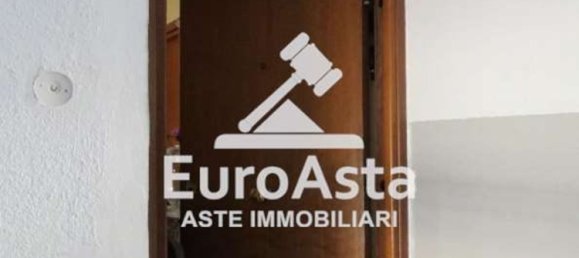 3 bedrooms Apartment in Palermo, Italy No. 322900 5