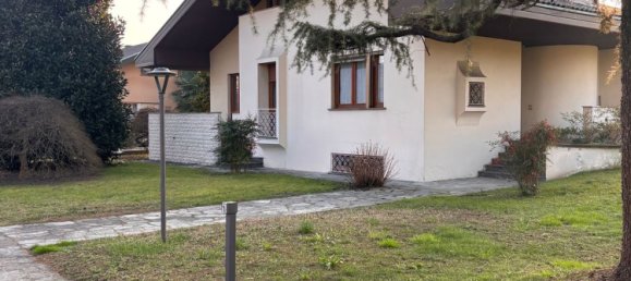 Вилла с 4 комнатами в Робеккетто кон Индуно, Италия № 157732 3