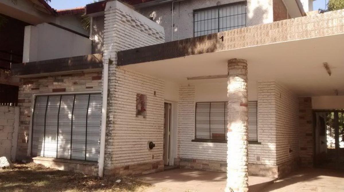 5 bedrooms House in San Miguel, Argentina No. 97570