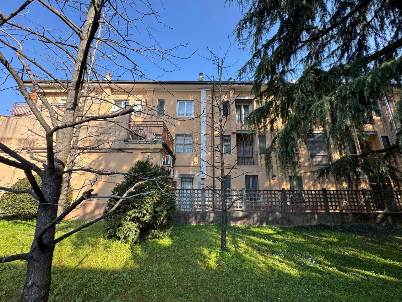 Квартира с 2 комнатами в Тревильо, Италия № 7069