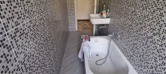 2 Schlafzimmer Wohnung in Milan, Italy, Nr. 360723 11