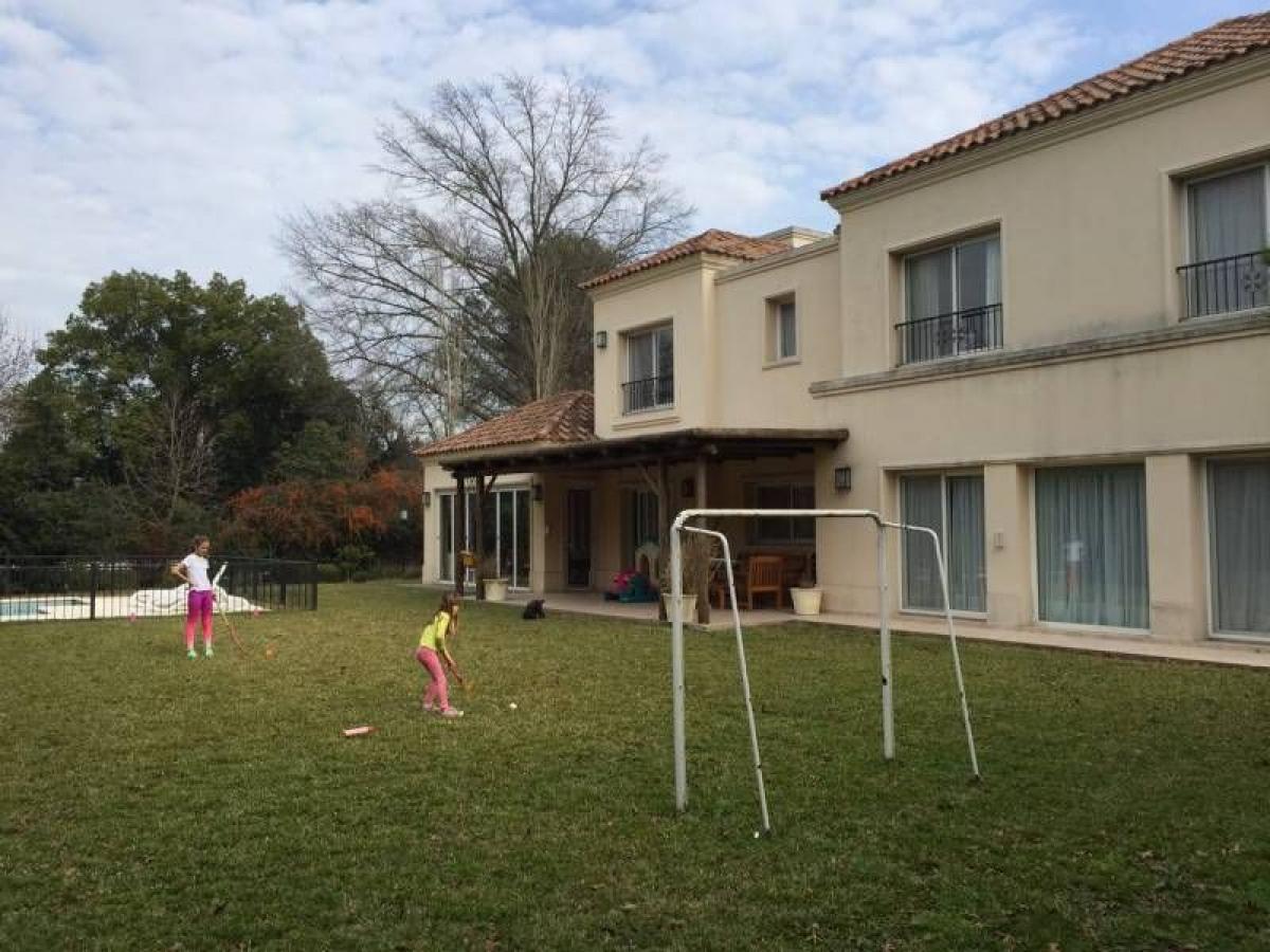 4 bedrooms House in Pilar, Argentina No. 16991