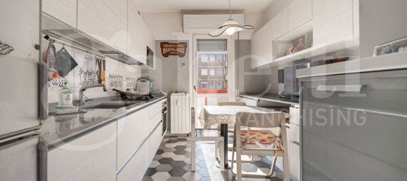 3 Schlafzimmer Wohnung in Milan, Italy, Nr. 296766 12