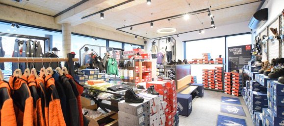 322m² Commercial property in Telfs, Austria No. 146229 4