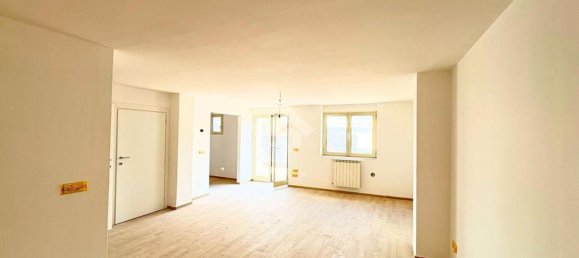 Casa de 4 divisões em San Severo, Italy N.º 77953 42