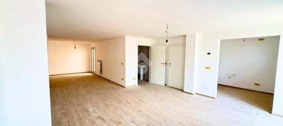 Casa de 4 divisões em San Severo, Italy N.º 77953 2