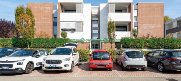 3 rooms Apartment in Castelfranco Emilia, Italy No. 52362 2