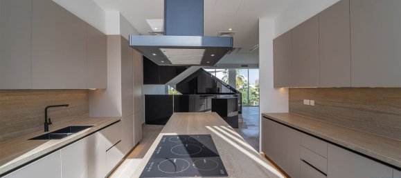 Adosado de 4 dormitorios en Al Barari, UAE No. 120782 9