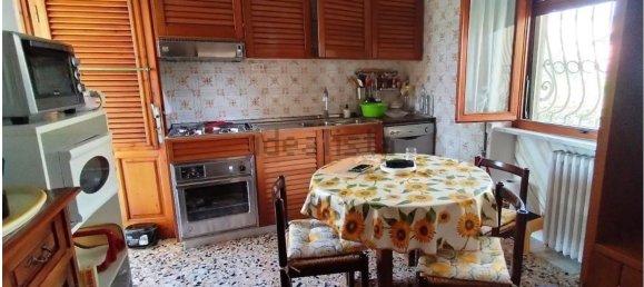3 bedrooms Villa in Carrara, Italy No. 45776 9