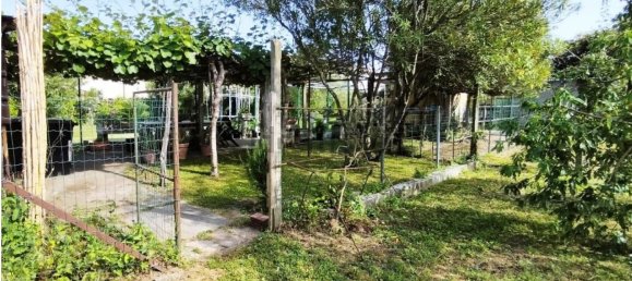 3 bedrooms Villa in Carrara, Italy No. 45776 28