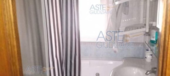 6 bedrooms Apartment in Rome, Italy No. 380327 4