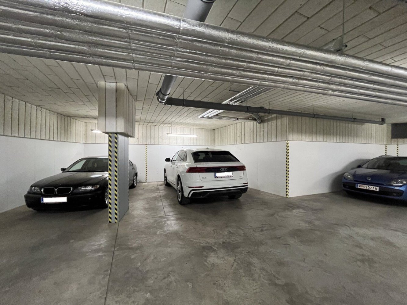 Гараж в Вена, Австрия № 243685