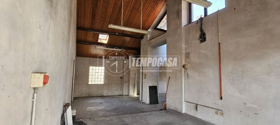 5 rooms House in Capiago Intimiano, Italy No. 335348 14