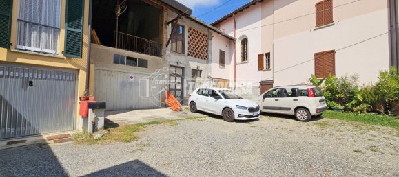 5 rooms House in Capiago Intimiano, Italy No. 335348 9