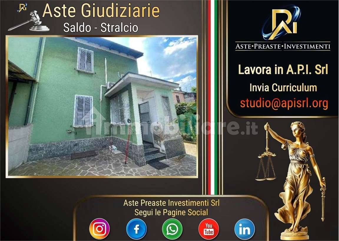 Apartamento de 2 dormitorios en Corsico, Italy No. 376493