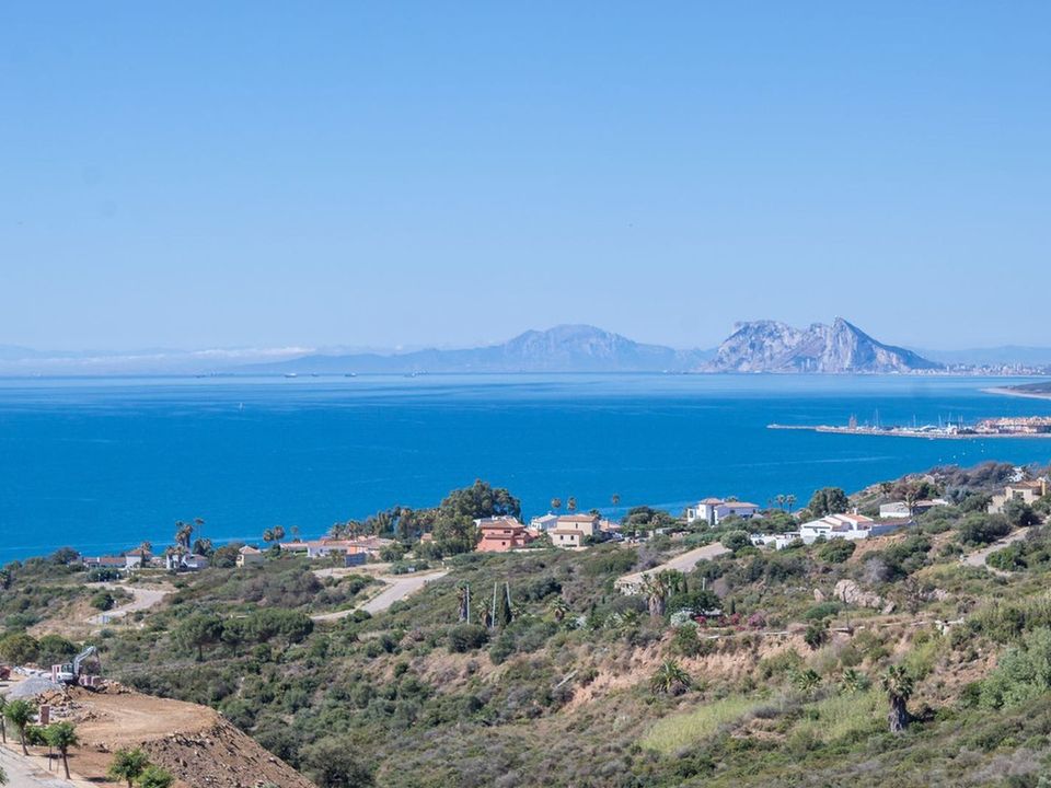 2 bedrooms Apartment in La Duquesa, Spain No. 209695