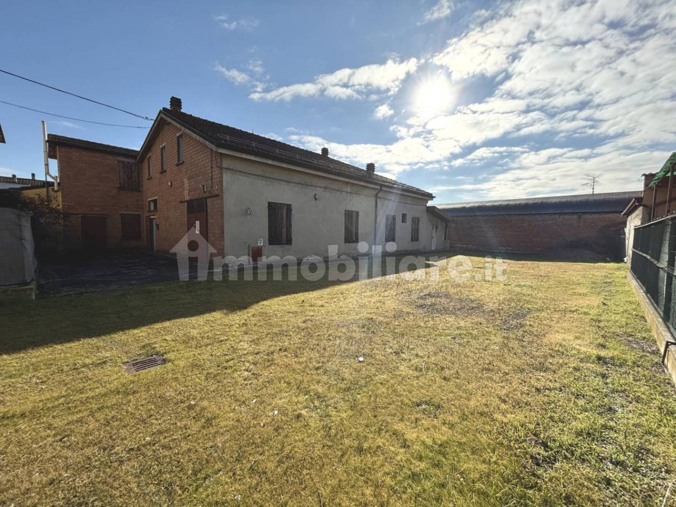 5-salle Entrepôt à Reggio Emilia, Italy No. 313517