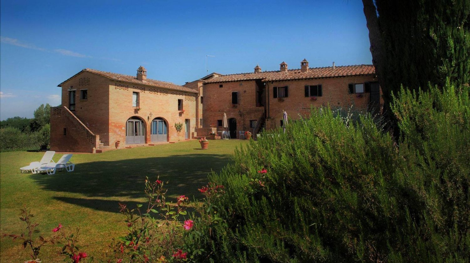 9 bedrooms House in Siena, Italy No. 196600