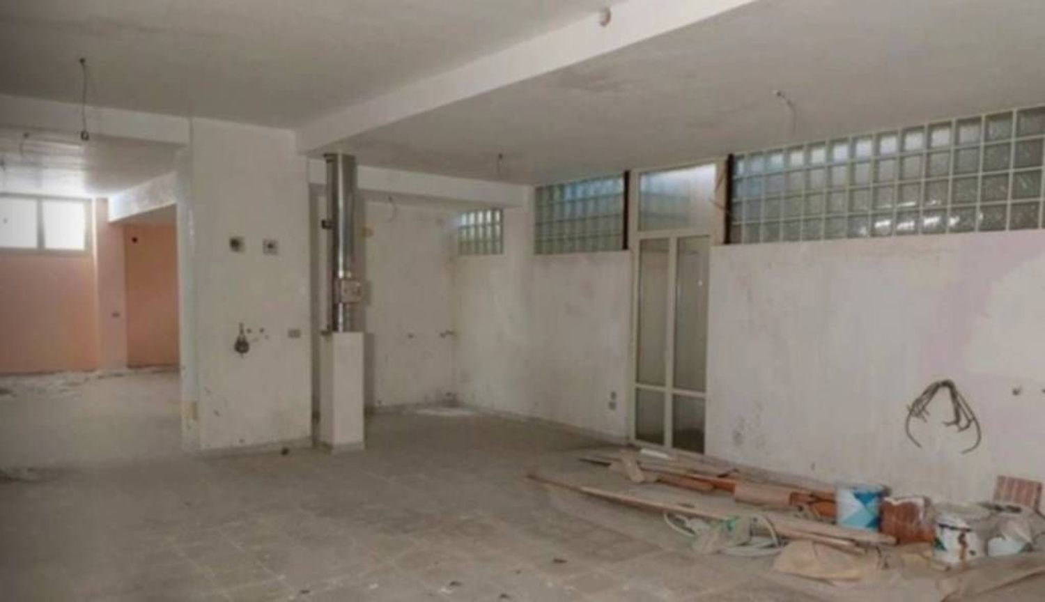 Propriété commerciale à Enna, Italy 626m² No. 327069