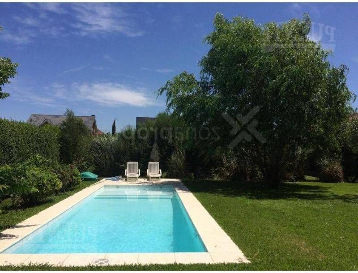 4 chambres Maison à Esteban Echeverria, Argentina No. 55484