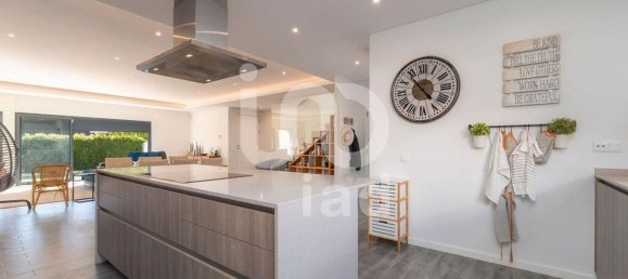 Casa de 3 dormitorios en Quarteira, Portugal No. 125205 8