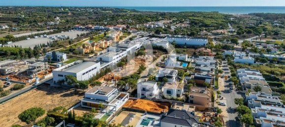 Casa de 3 dormitorios en Quarteira, Portugal No. 125205 30