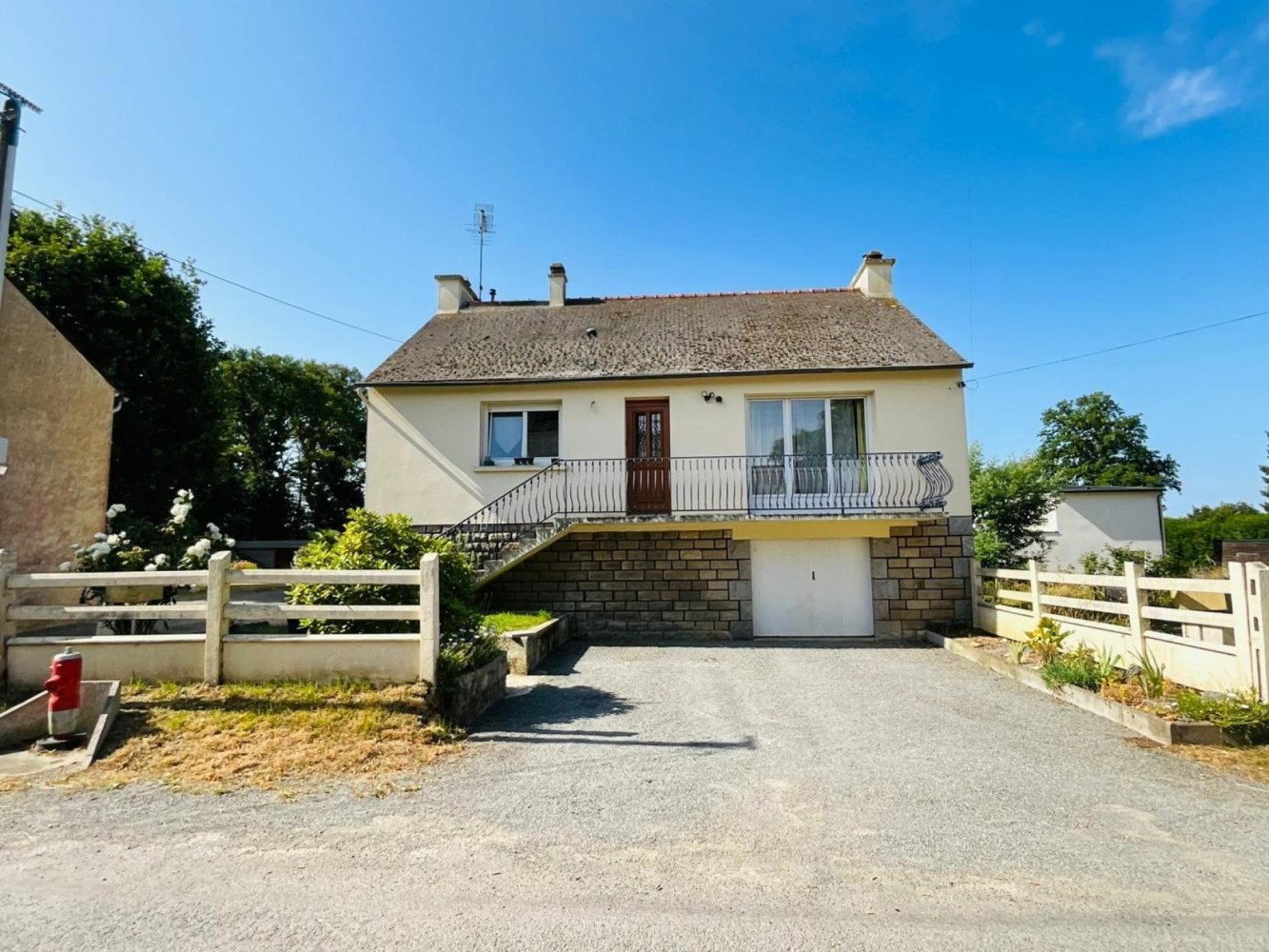 Casa T3 em Bains-sur-Oust, France N.º 327485