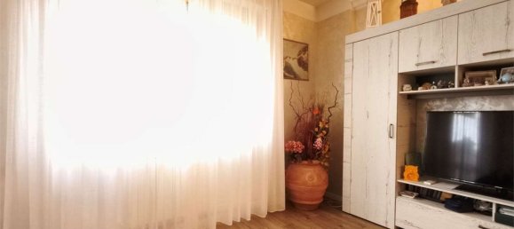 4 Schlafzimmer Wohnung in Montemurlo, Italy, Nr. 376598 2