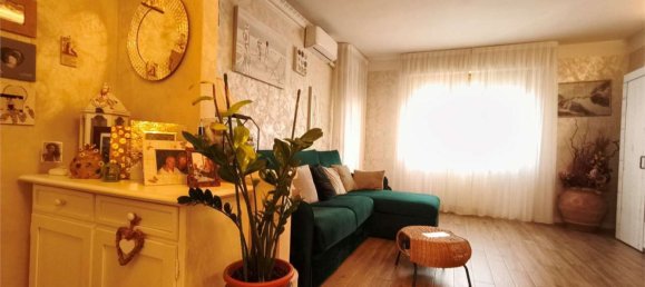 4 Schlafzimmer Wohnung in Montemurlo, Italy, Nr. 376598 4