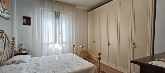 4 Schlafzimmer Wohnung in Montemurlo, Italy, Nr. 376598 14